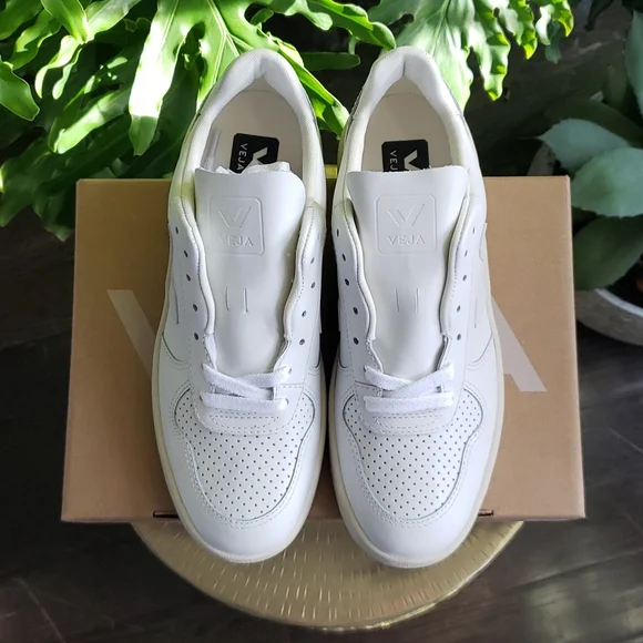 Veja V-10 Leather Sneakers - Picture 8 of 16
